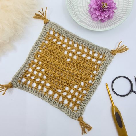 Tea Coaster Design, Coaster Design Ideas, Mug Rug Patterns, Heart Mug, Crochet Coaster Pattern, Quick Crochet Patterns, Tea Coaster, Trendy Crochet, Thread & Yarn