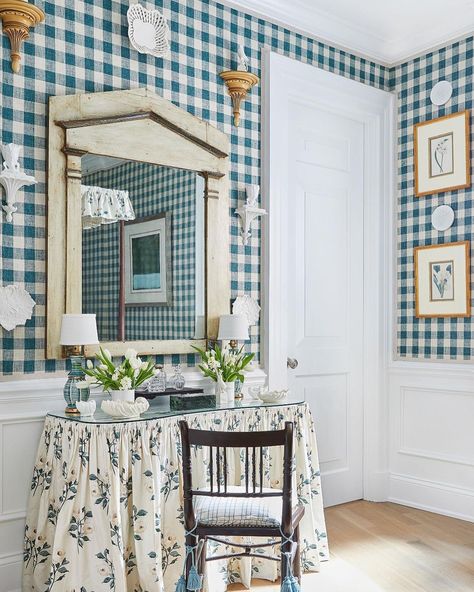 Gingham Bathroom, Bay Window Bedroom Ideas, Dressing Table Inspiration, Skirted Vanity, Regency Interiors, Regency Interior, Guest Bedroom Decor, Elegant Country, Fantasy House