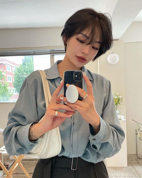 Chinese Pixie Haircut, Short Hair Formal Outfit, Asian Boycut For Women, Cute Short Haircuts Asian, Pixie Haircut Asian Women, Short Hair Outfits Korean, Short Hair With Perm, Ootd Short Hair, Short Hair Asian Women