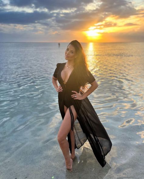 She's a mom of four, but the former swimsuit model, Lee-Ann Liebenberg is sexier than ever. Here are a few pics from 'the OG's' holiday. Swimsuit Pics, Mauritius Holiday, Mom Of Four, Spitting Image, Mom Of Three, Lee Ann, Black Bathing Suits, Family Holiday Photos, Swimsuit Models