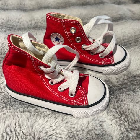 Never Worn Baby Size 4 Converse All Star Lace Up Shoes. All Star Baby, Brown Converse, Baby Converse, Converse Red, Red Converse, Kids Converse, Baby Walker, Baby Star, Up Shoes