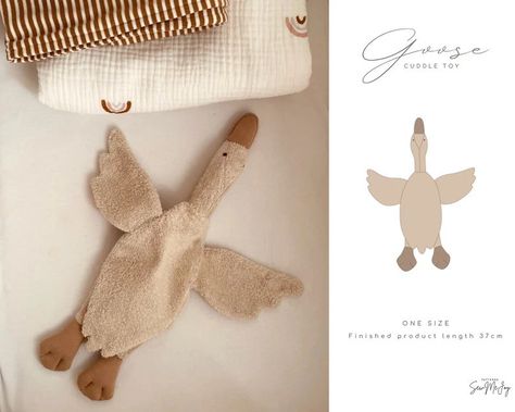 Lovey Sewing Pattern, Goose Plush, Patterns For Sewing, Handmade Stuffed Toys, Sewing Templates, Lovey Pattern, Animal Sewing Patterns, Newborn Toys, Baby Sewing Projects