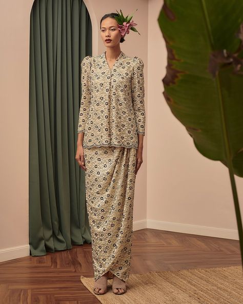 Baju Kurung 2023 Design, Kurung Songket Modern, Baju Raya Ideas Modern 2023, Design Baju Raya 2023, Malaysian Dress, Baju Kurung Moden Style, Raya Outfit, Raya Design, Raya Dress