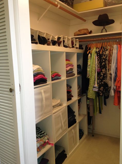 Closet Organization Ideas For Small Walk In Closets Small Walk In Closet Organization, Small Closet Design, Diy Walk In Closet, Organizing Walk In Closet, Closet Ikea, Small Walk In Closet, Closet Small Bedroom, Walking Closet, Walk In Closet Design