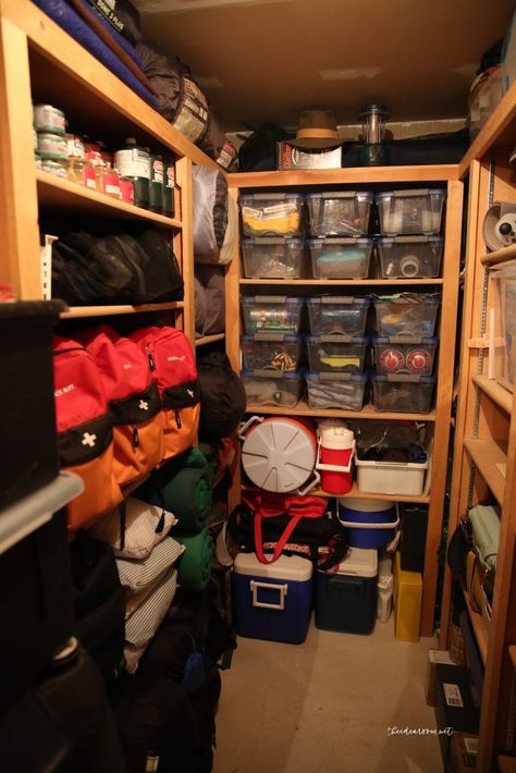 Survival Basement, Survival Room Ideas, Prepper Room Ideas, Prepper Basement, Prepper Room, Tactical Room Ideas, Prepper Ideas, Gear Room Organization, Gear Room Ideas