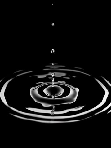 Single drop of water forming rings in pool Water Drop Rings, Black Water Painting, Water Drip Tattoo, Water Drop Aesthetic, Water Drop Tattoo, Water Black And White, Water Dropping, Water Drop Drawing, Water Ring