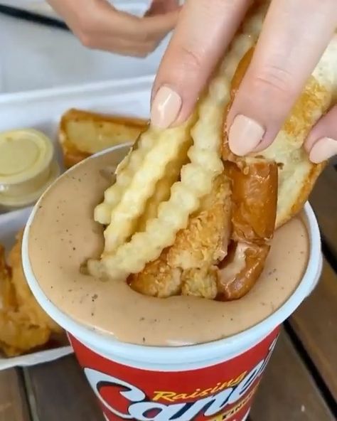 Raising Canes Food, Raise And Canes, Rasin Canes Food, Canes Recipe, Raisin Canes, Canes Food, Raising Canes, Best Fast Food, Food Babe