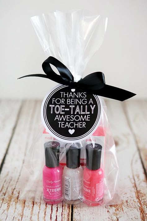 Appreciation Gifts Diy, Teacher Appreciation Gifts Diy, Teachers Appreciation, Teacher Appreciation Printables, Teachers Diy, Best Teacher Gifts, Presents For Teachers, Staff Appreciation, Diy Teacher Gifts