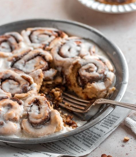 Easy Vegan Cinnamon Rolls (Gluten Free, No Yeast!) Gluten Free Yeast Free Cinnamon Rolls, Gutsy Baker, Vegan Cinnamon Rolls Easy, Cinnamon Rolls Gluten Free, Cinnamon Rolls No Yeast, Gluten Free Cinnamon Rolls Recipe, Flour Desserts, Rolls No Yeast, Dairy Free Cinnamon Rolls