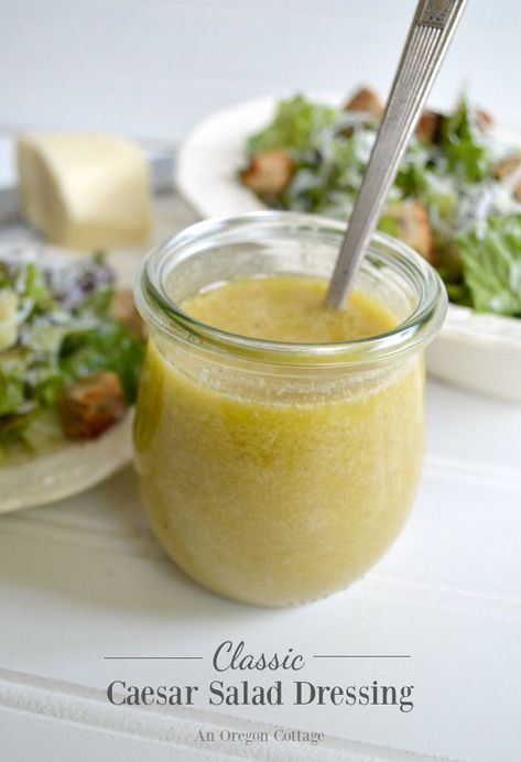 Ceasar Dressing Original, Diy Condiments, Caesar Salad Dressing Recipe, Croutons Recipe, Crouton Recipes, Salad Dressing Recipes Healthy, Classic Caesar Salad, Salad Dressing Recipe, Vinaigrette Salad