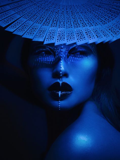 Colour Gel Photography, Light And Shadow Photography, Rhapsody In Blue, Photoshop Design Ideas, Photography Themes, Shadow Photography, Red Theme, Photo Makeup, Creative Portraits