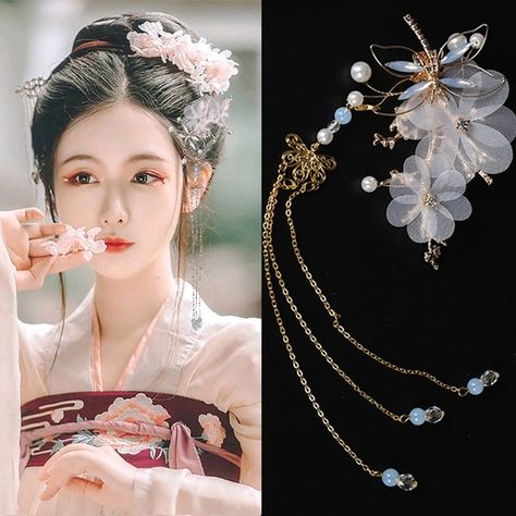 Chinese Hairpin Hairstyle, China Decorations, Chinese Tassel, Tassel Hairpin, Hanfu Hair, Chinese Outfit, Hanfu Hairstyles, Decorative Hair Clips, Hanfu Girl