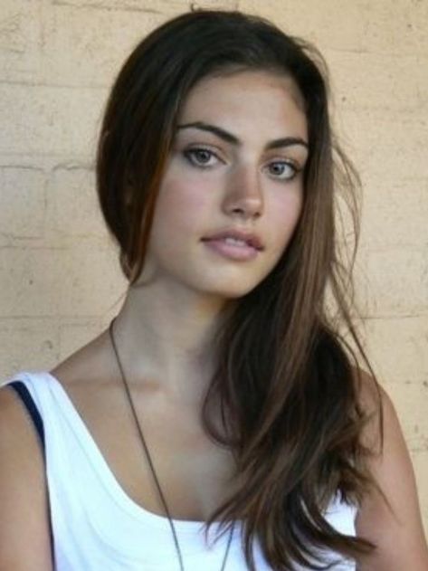 Phoebe Tonkin teenager Pheobe Tonkin H20, Phoebe Tonkin Makeup, Young Phoebe Tonkin, Phoebe Tonkin Aesthetic, Phoebe Tonkin Hair, Cleo H2o, Phoebe Tonkin H2o, Cleo Sertori, H2o Mermaids