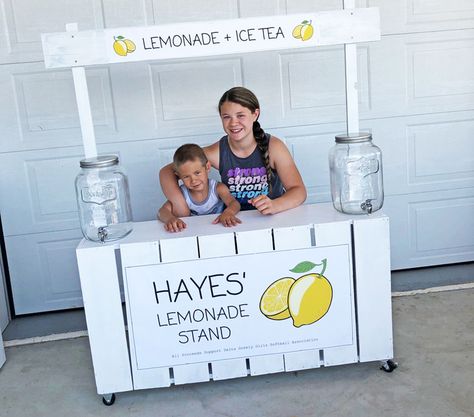 diy lemonade stand painted white with printable banner Kids Lemonade Stands, Lemonade Stand Sign, Diy Lemonade Stand, Kids Lemonade, Diy Lemonade, Diy Projects Plans, Diy Xmas Gifts, Woodworking For Kids, Easy Build