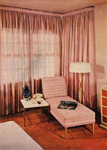 Pink room, Mid Century Modern | Flickr - Photo Sharing! 50s Interior, Midcentury Living, 70's Decor, Constance Spry, Retro Rooms, 50s Kitchen, 80s Interior, Corner Window, Mid Century Modern Bedroom