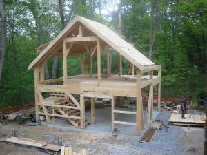 A post and beam barn frame Design Casa Piccola, Timber Frame Plans, Post And Beam Barn, Diy Barn, Barns Sheds, Timber Frame Homes, Barn Style House, A Frame House, Tiny House Cabin