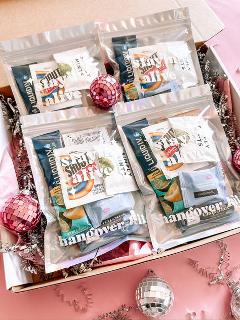 These retro hollographic bachelorette hangover kits are the perfect addition to bring to your bachelorette party. Perfect to gift to your bridesmaids! Bachelorette Party Gift Bags For Guests, Bridesmaid Gifts Bachelorette Party, Bachelorette Boxes, Bachelorette Gift Bags Favors, Hangover Kit Party Favor, Nashville Hangover Kit, Bachelorette Party Hangover Kit Diy, Bachelorette Goody Bag Ideas, Las Vegas Hangover Kit Bags