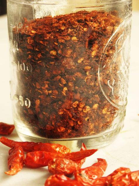 Homemad Thai Chili Powder - Healthy Thai Recipes Chili Powder Recipe Homemade, Chili Powder Recipe, Chili Seasoning Recipe, Thai Red Chili, Hot Pepper Recipes, Thai Peppers, Healthy Thai Recipes, Thai Chili Pepper, Chili Pepper Recipes