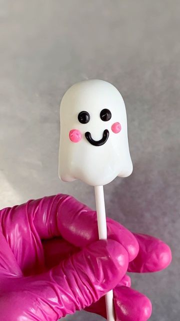 Piping Chocolate, Candy Corn Cake Pops, Fall Cake Pops, How To Make Ghosts, Elegant Cake Pops, Pumpkin Spice Cake Recipe, Spice Cake Recipe, Pumpkin Cake Pops, Royal Icing Cakes