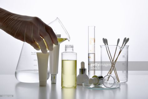 Stock Photo : Dermatologist formulating and mixing pharmaceutical skincare, Cosmetic bottle containers and scientific glassware, Research and develop beauty product concept. Skincare Formulation Lab, Formulation Cosmetic, Skincare Laboratory, Beauty Laboratory, Cosmetic Laboratory, Laboratory Aesthetic, Skincare Lab, Cosmetic Chemistry, Scientific Skincare