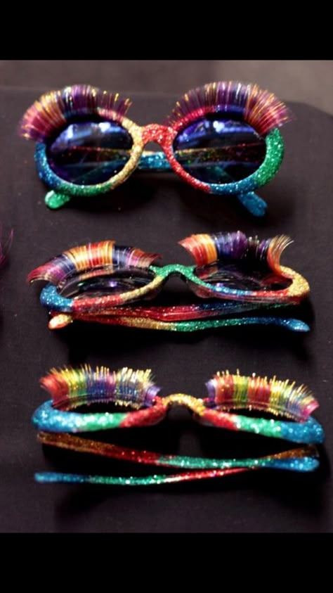 Carnaval Crazy Sunglasses, The Monster Mash, Diy Sunglasses, Meadham Kirchhoff, Monster Artwork, Applying False Eyelashes, Monster Face, Monster Mash, Paw Pads