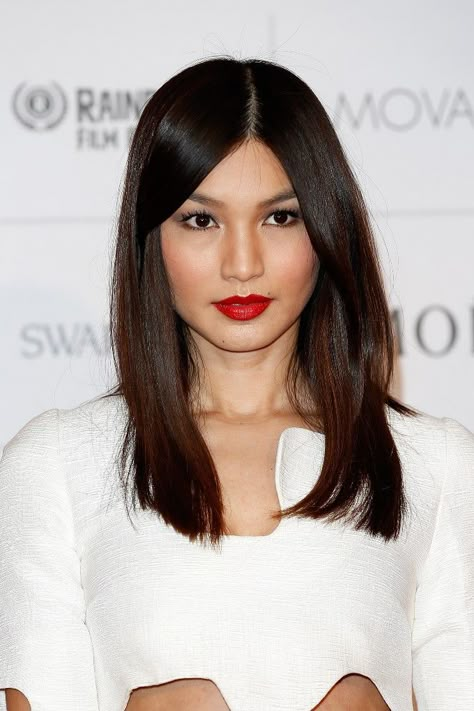 Gemma Chan Hair, Gemma Chan Style, Celebrity Obsession, V Shape Hair, Monolid Makeup, Asian Actress, Gemma Chan, Matric Dance, Asian Haircut