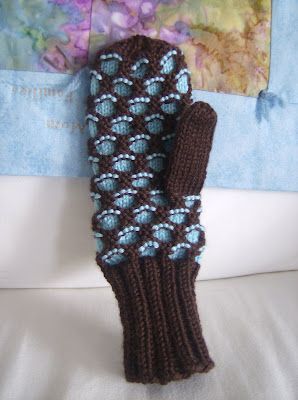 Mitten Pattern, Crochet Mittens Pattern, Knitted Mittens Pattern, Knitted Mittens, Crochet Mittens, Mittens Pattern, Knit Mittens, Yarn Projects, Knitting Accessories