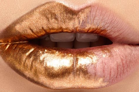 Gorgeous makeup photo shoot idea. Lips! Gold lips! Extreme Make-up, Makeup Portfolio, Minako Aino, Gold Lips, Gold Aesthetic, Lip Art, Editorial Makeup, Makati, Aphrodite