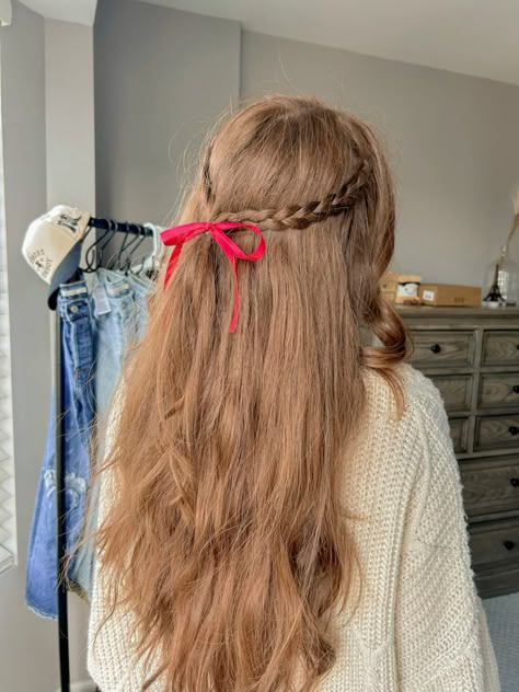 Cute hairstyle, bow in hair, red bow, braids into bow, half up half down, fall hair, hair aesthetic, hairstyle, cute hair idea, easy hairstyle, long hair, auburn hair, pinterest hairstyle, pinteresty hair, coquette, love hair, #aesthetic #hairstyles #hair #cutehairstyle #fallhairtrends Hair In Bow Hairstyles, Red Bows In Hair, Double Bow Hairstyle, Easy Bow Hairstyles, Small Bow Hairstyles, Half Up Half Down Hair Bow, Red Ribbon Hairstyles, Hair With Ribbon Hairstyles, Hair With Red Ribbon