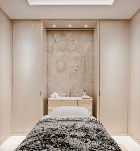 Dior Spa, Paris Spa, Spa Massage Room, Spa Studio, Retail Facade, Spa Interior, Parisienne Chic, Spa Room, Massage Room