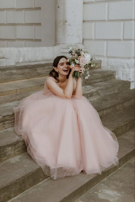 Blush Wedding Dress Simple, Francophile Style, Wedding Bouquets Ideas, Blush Wedding Ideas, Wedding Atelier, Bouquets Ideas, Wedding Lookbook, Blush Wedding Dress, Wedding Dress Simple