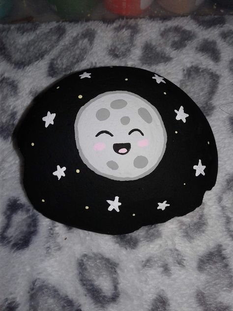 Rock Painting Moon And Stars, Sun And Moon Rock Painting, Moon Rock Painting Ideas, Black Painted Rocks Ideas, Kawaii Painted Rocks, Witchy Rock Painting, Black Painted Rocks, Sun Rock Painting, Black Rock Painting Ideas