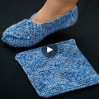 Easy Crochet Slippers, Knit Slippers Free Pattern, Crochet Slippers Free Pattern, Knitted Slippers Pattern, Diy Slippers, Crochet Shoes Pattern, Crochet Slipper Pattern, Knitting Paterns, Crochet Boots