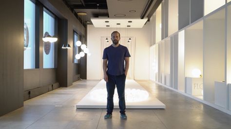 Michael Anastassiades talks to us about the expansion of his minimalist lighting designs for FLOS. Minimalist Lighting Design, Michael Anastassiades, Minimalist Lighting, Design Milk, Videos Design, Lighting Design, Architecture Design, Blog Posts, Architecture