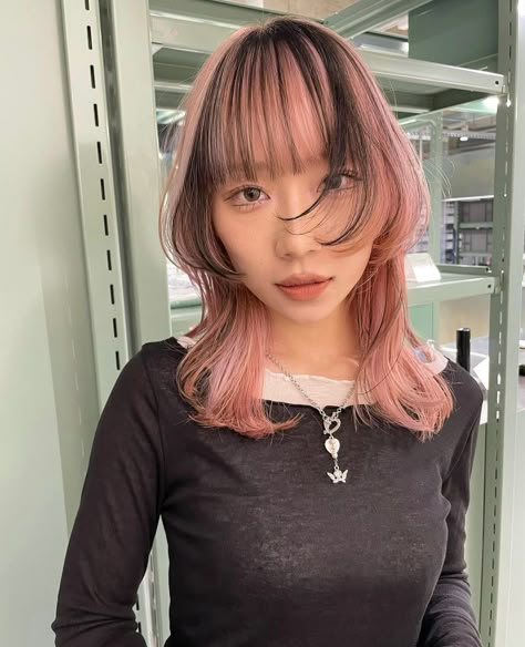 Pink Hime Haircut, Jelly Fish Haircut Medium, Ladies Hair Styles, Harajuku Hair, Fish Cut, Sunset Hair, Belle Hairstyle, Medium Hair Color, Creative Hair Color