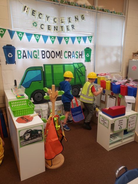 Recycling Classroom Ideas, Recycling Role Play Area, Recycle Classroom Ideas, Pre K Recycle Activities, Eyfs Recycling Activities, Earth Day Dramatic Play Preschool, Recycled Art Preschool Ideas, Sustainability Preschool Activities, Print Rich Environment Preschool