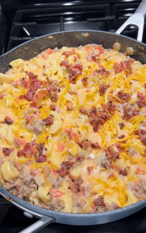 Bacon Cheeseburger Tortellini - Cooking with Katie Cross Bacon Cheese Tortellini Recipes, Sunday Night Casserole, Bacon Cheeseburger Tortellini, Tortellini Recipes With Ground Beef, Ground Beef Tortellini Recipes, Hamburger Tortellini, Bacon Tortellini Alfredo, Cheeseburger Tortellini, Nightly Meals