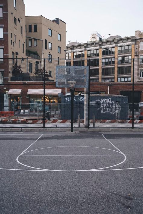 Basketball Court Pictures, Street Dreams, Outdoor Basketball Court, Free Basketball, Basketball Background, Street Basketball, Basketball Systems, Concrete Building, School Yard