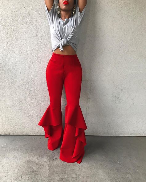 Hijabi Sunglasses, Bell Bottom Sleeves, Hippie Women, Cotton Pants Women, Red Flare, Streetwear Mode, Lace Pants, Fashion Bottoms, Ruffle Pants