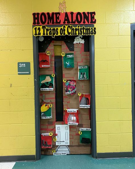 Door decorating competition whith home alone theme Home Alone Christmas Door, Holiday Door Ideas, Home Alone Door Decorating Contest, Home Alone Theme, Christmas Cubicle, Cubicle Decorations, Classroom Door Decorating, Christmas Cubicle Decorations, Door Decorations Classroom Christmas