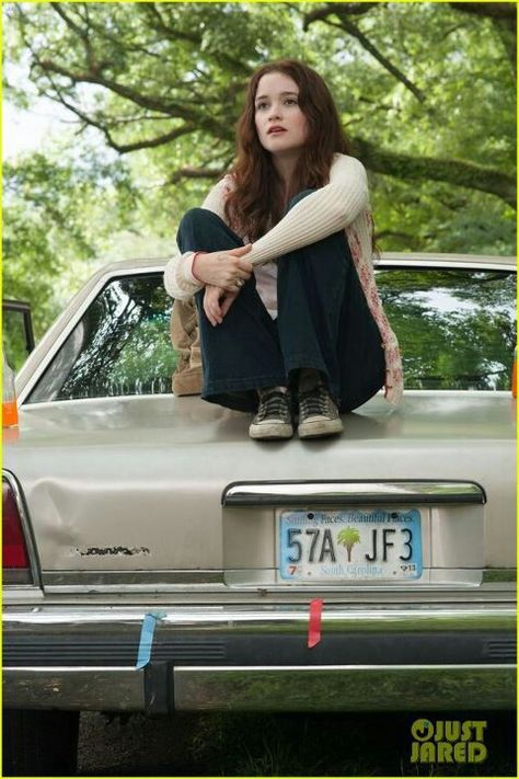 Lena Duchannes Lena Duchannes, Beautiful Creatures Movie, Alice Englert, Kami Garcia, Street Magic, Movie Photo, Beauty Art, Beauty Videos, Beautiful Creatures