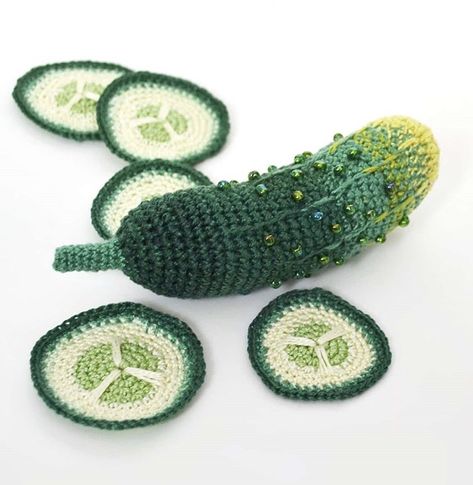 Crochet Cucumber, Crochet Garden, Crochet Fruit, Pola Amigurumi, Crochet Food, Crochet Flower Tutorial, Crochet Rose, Crochet Applique, Diy Crochet Projects