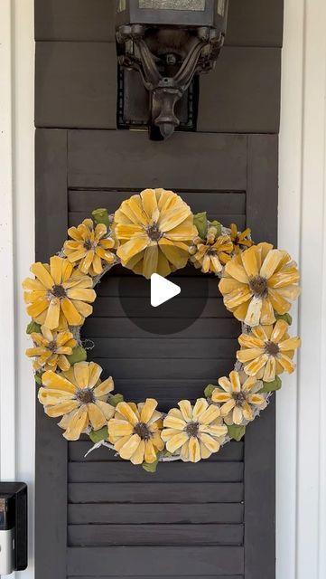 Rachel Harper - Decorating / DIY on Instagram: "Comment “SUNFLOWER” if you are looking for an inexpensive Fall wreath idea? 🌻
.
You will love this DIY Sunflower wreath tutorial because it’s easy and you can make it for almost free. 
.
It’s actually a DIY pinecone wreath, but the pinecones are crafted into sunflowers. 
.
This rustic sunflower wreath will instantly add a refreshing fall ambiance to your home.
.
I’ll DM you the instructions if you comment “SUNFLOWER” 
.
Have the best day! 🌻
.
#pineconesunflower #sunflowerwreath #diysunflowerwreath #thepondsfarmhouse" Diy Pinecone, Fall Decor Wreaths, Pinecone Wreath, Garden Show, Sunflower Wreaths, Wreath Tutorial, Halloween Cookies, Fall Wreaths, Pine Cones