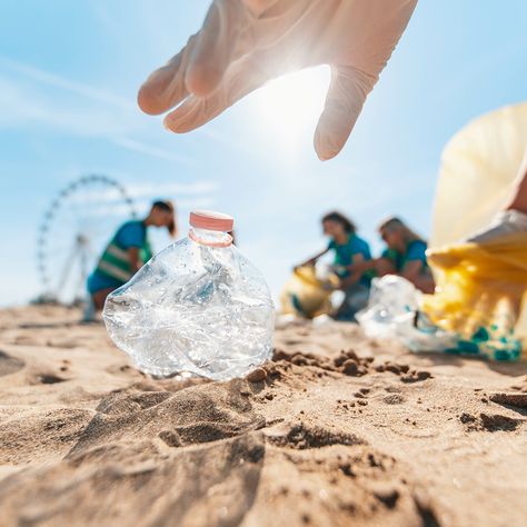 This Saturday is the 38th Annual California Coastal Cleanup Day, so head to the beach this weekend and vow to pick up five pieces of litter. Imagine if we all do that? 🤔 🌎 #beachcleanup #californiacoastalcommission #coastalcleanupday #nationalcleanupday #orangecounty #orangecountybeaches #dontlitter #gooutside Brita Water Bottle, Orange County Beaches, Clean Up Day, Beach Clean Up, Plastic Trash, Beach Humor, Filtered Water Bottle, Lake Elsinore, Planet Ocean