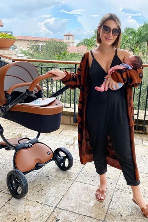 Mom Lazy Outfits, Mom Hipster Outfits, Mom At The Park Outfit, Maternity Soccer Mom Outfit, 25 Year Old Mom Outfits, Sahm Outfits Winter Casual, Mom Errand Outfit Spring, Casual Everyday Mom Outfits, Mom 2023 Style