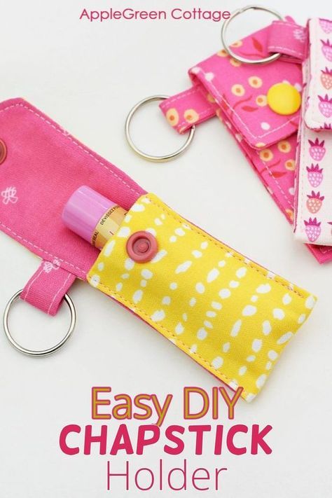 See how to sew a chapstick keychain holder with this free chapstick holder pattern - and put a stop to ever again losing your lip balm again! This diy lip balm holder is an easy project for beginners. Get your free chapstick keychain holder pattern now! Lip Balm Case Diy Chapstick Holder, Chapstick Holder Sewing Pattern, Small Things To Sew And Sell, Sewing Keychain Ideas, Sewing Keychains, Chapstick Holder Pattern Free, Beginner Sewing Projects Easy Free Pattern, Chapstick Holder Pattern, Diy Chapstick Holder