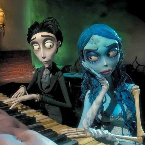 💍Emily Corpse Bride💍 on Instagram: “Emily looks at victor as if she's not interested playing the piano with him” Tim Burton Animation, Victor Corpse Bride, Corpse Bride Movie, Brides Flowers Bouquet, Emily Corpse Bride, Tim Burton Corpse Bride, Emily Watson, Joanna Lumley, The Ancient Magus Bride