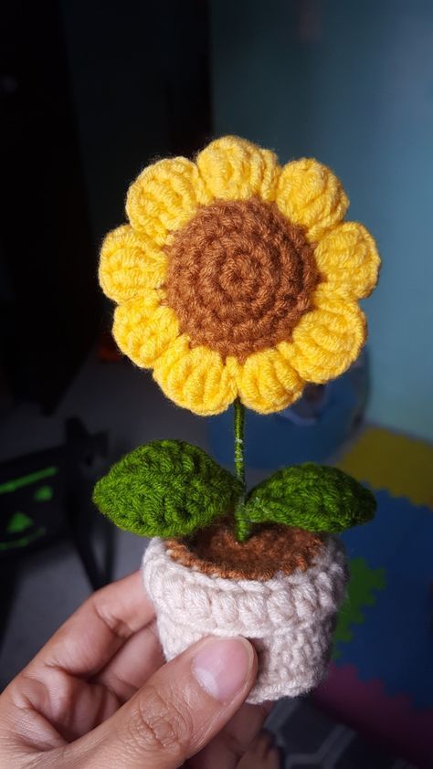 How To Crochet A Sunflower Free Pattern, Sunflower Crochet Amigurumi, Crochet Potted Sunflower, Mini Crochet Sunflower Pattern, Crochet Potted Sunflower Free Pattern, Crochet Sunflower In Pot Free Pattern, Crochet Flowers Pot, Crochet Potted Flowers, Flower Pot Crochet Pattern Free