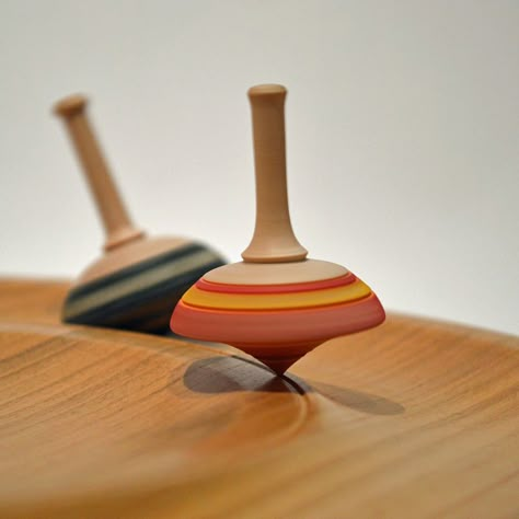 spinning top Spinning Tops Design, Making Wooden Toys, Spinning Tops, Wood Turning Lathe, Lathe Projects, Wooden Games, Homemade Toys, Wood Turning Projects, Spinning Top