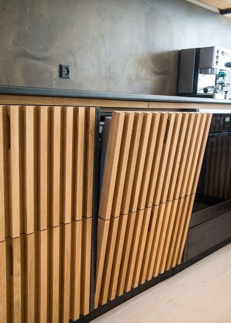 Vertical Slats, Wooden Kitchen Cabinets, Wood Grill, Kitchen Colour Schemes, Metal Furniture Design, Detail Design, Wood Kitchen Cabinets, Concept Home, Kitchen Models